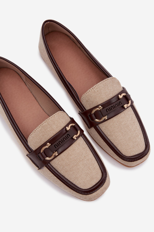 Braun-beige Mokassin aus Textil mit Zierelement