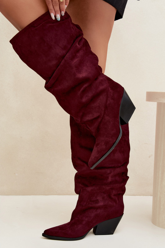 Bordeauxrote Stiefel aus Veloursleder mit gerafftem Schaft und Absatz