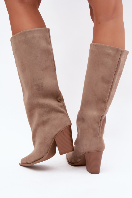 Beige Stiefel aus Veloursleder mit Blockabsatz