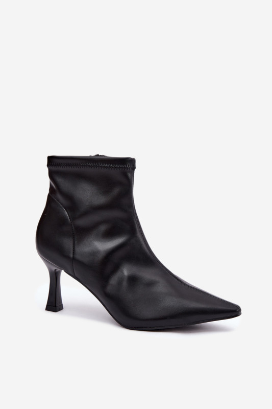 Schwarze Stiefelette mit schlankem Absatz aus Kunstleder