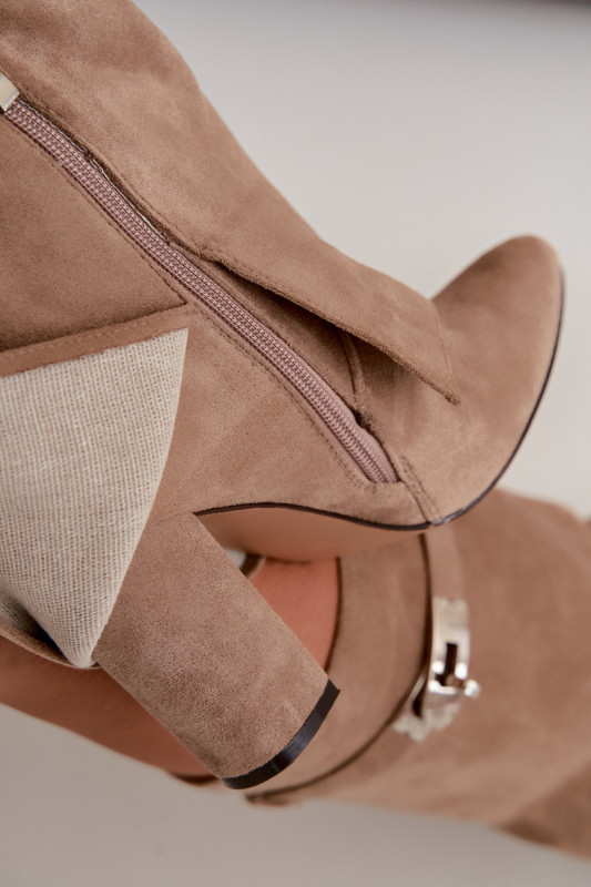 Beige gefütterte Stiefelette mit umgeschlagenem Schaft und Blockabsatz