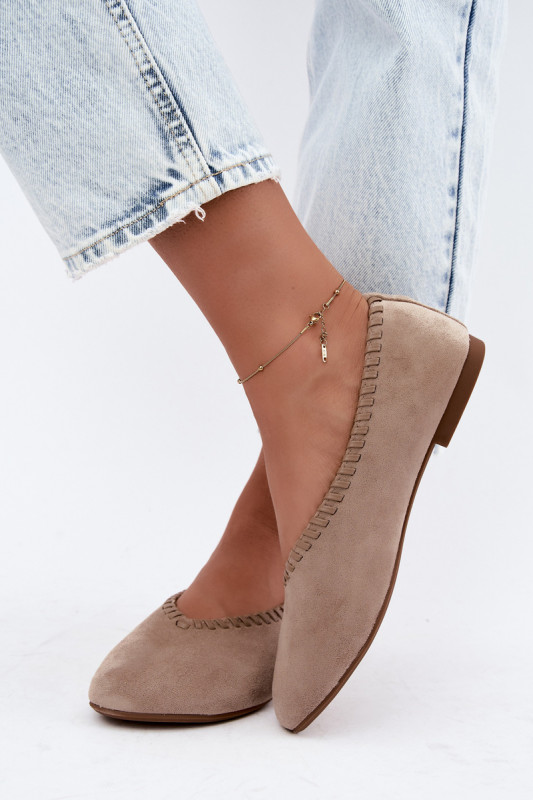 Beige Ballerinas mit geflochtenem Saum