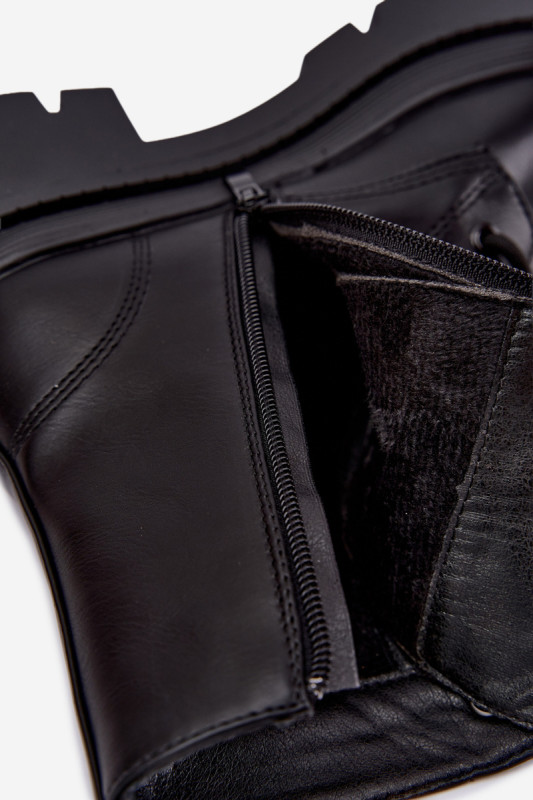 Schwarze Ankle-Workery mit Plateau und dekorativem Bommel