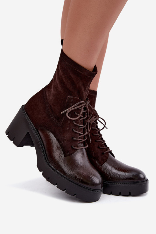 Braune Stiefelette mit Blockabsatz aus Kunstleder und Wildleder