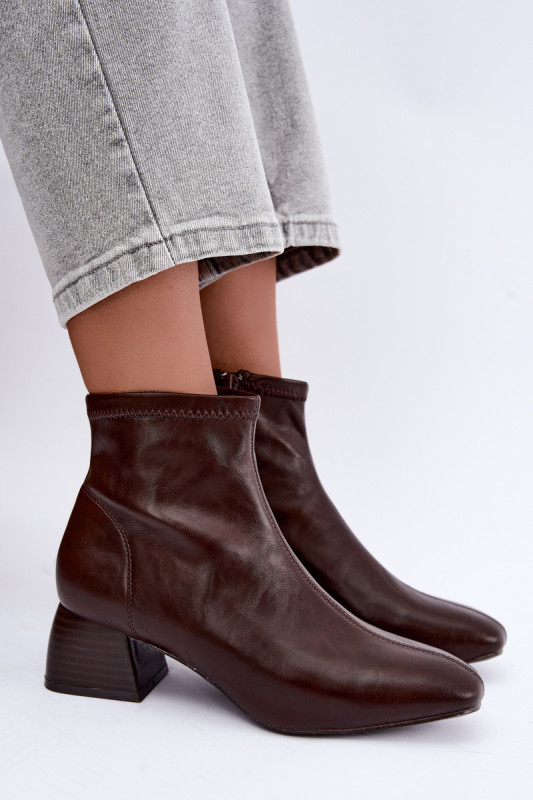 Stiefelette mit Blockabsatz aus Kunstleder, braun
