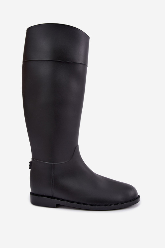 Hohe schwarze Gummistiefel mit flachem Absatz