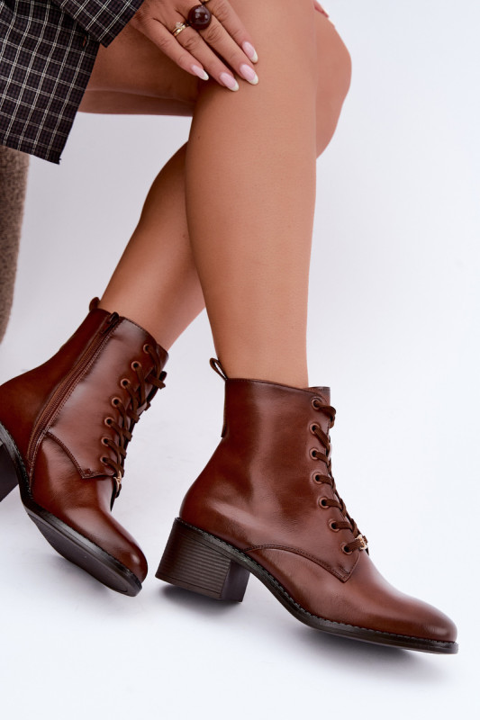 Gefütterte braune Schnür-Stiefelette mit Blockabsatz