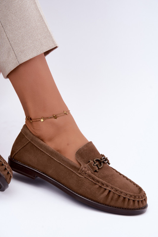 Veloursleder-Mokassin mit Raffung und Zierde, beige