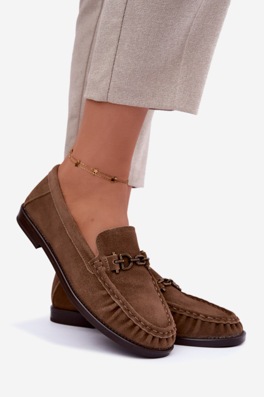 Veloursleder-Mokassin mit Raffung und Zierde, beige