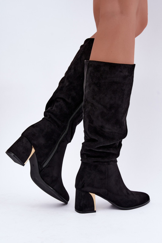 Schwarze Veloursstiefel mit Raffung und Blockabsatz