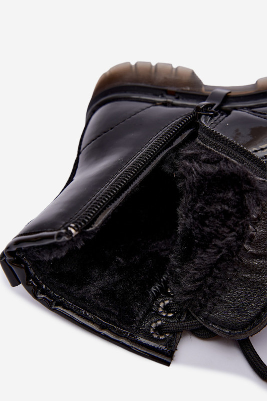 Lackierte gefütterte Stiefelette mit Herzchen
