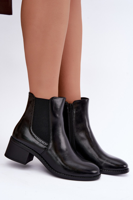 Schwarze Stiefelette aus Kunstleder mit Blockabsatz