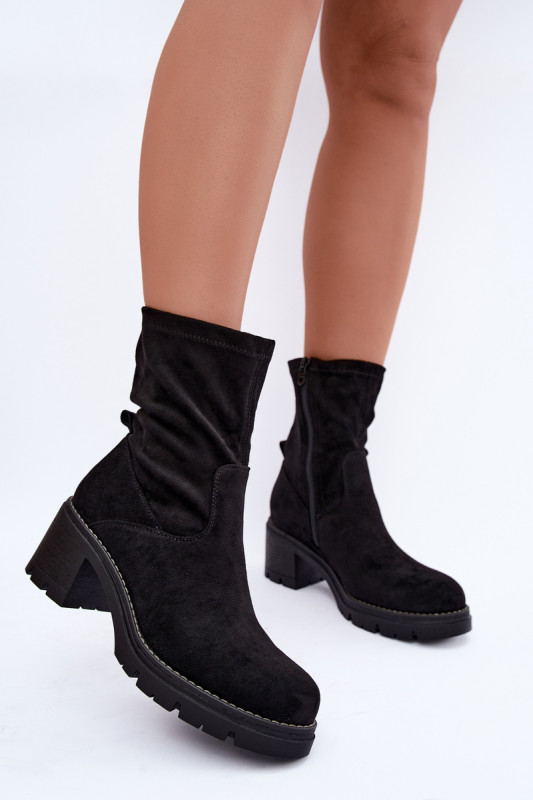 Schwarze Stiefelette aus Velourslederimitat mit Blockabsatz