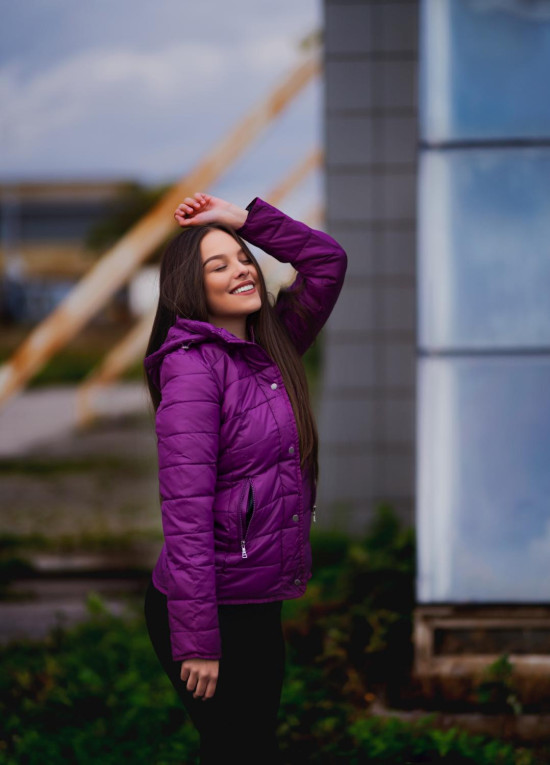 Steppjacke mit abnehmbarer Kapuze lila