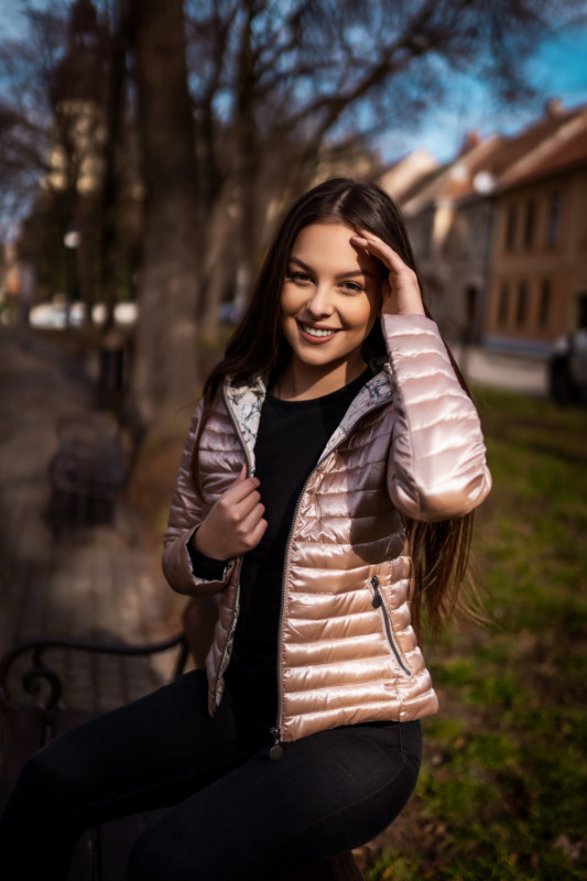 Steppjacke mit Kapuze schwarz