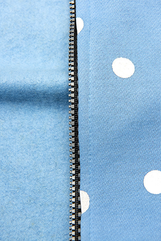 Kapuzensweatjacke mit Allover Punkte-Design hellblau