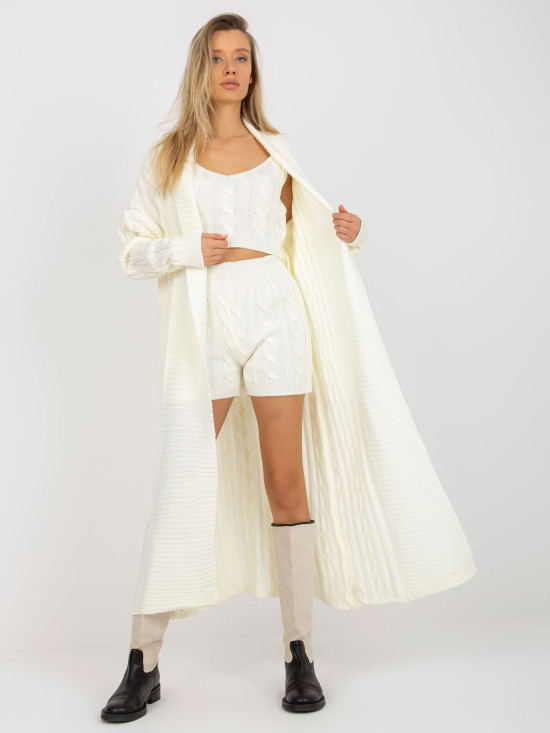 Ecru dreiteiliger Strickset mit Top und Shorts
