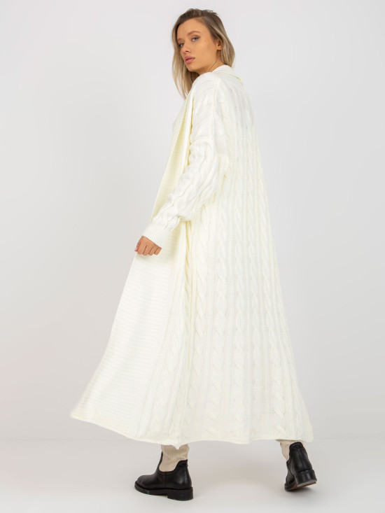 Ecru dreiteiliger Strickset mit Top und Shorts