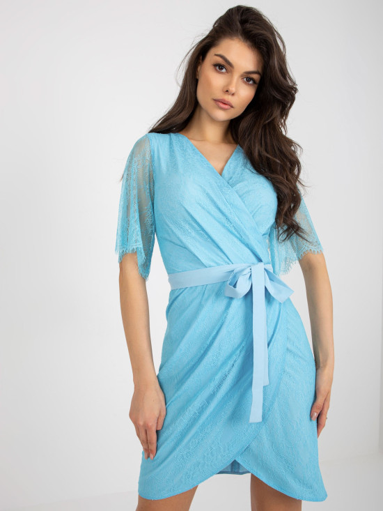 Himmelblaue Spitzen-Kleid mit Gürtel