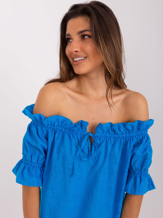 Blaue Baumwollbluse mit Carmen-Ausschnitt