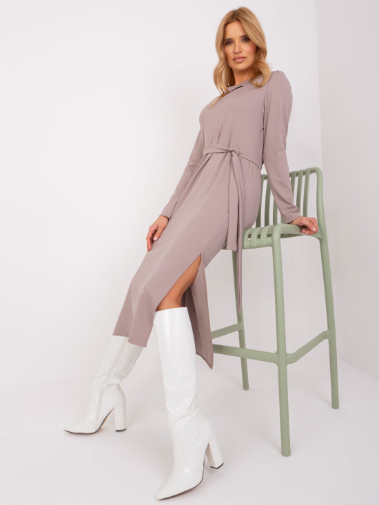 Beige Cocktailkleid mit Schlitzen