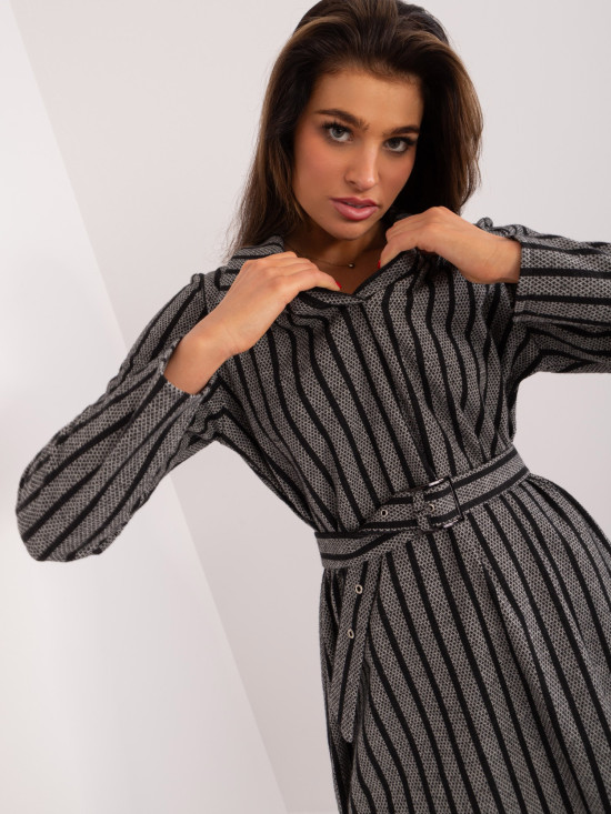 Elegantes Midi-Kleid mit Streifen