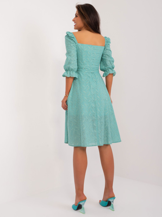 Modische Midi-Kleid mit Stickerei