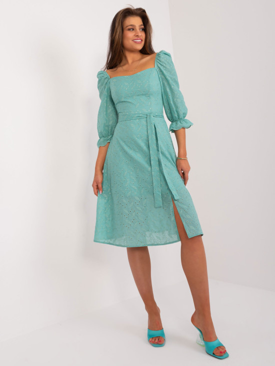 Modische Midi-Kleid mit Stickerei