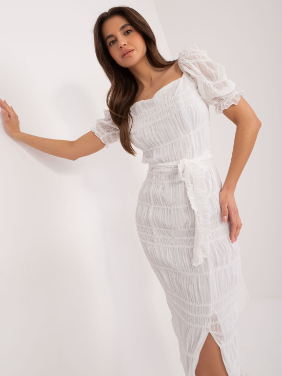 Weißes Midi-Kleid mit Puffärmeln