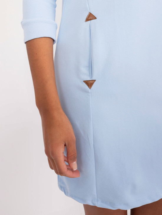 Helle blaue Tunika mit 3/4-Ärmeln