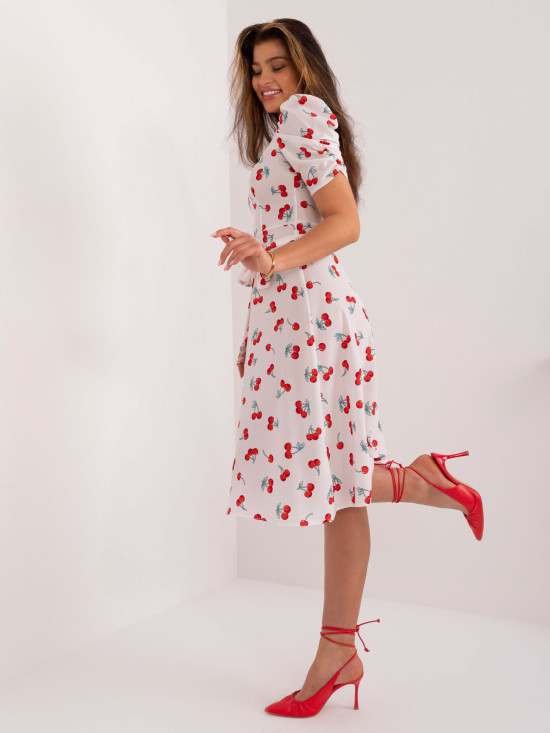 Weiße ausgestellte Kleid mit Gürtel