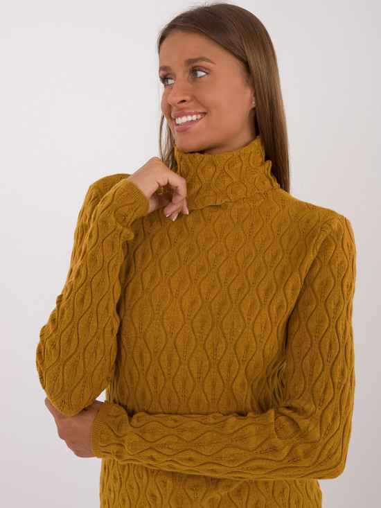 Stylischer gelber Pullover mit Rollkragen
