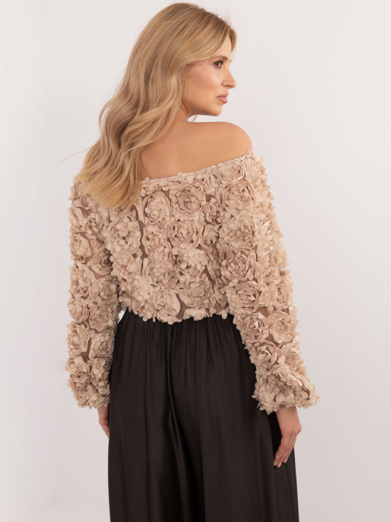 Elegante beige Bluse mit langen Ärmeln
