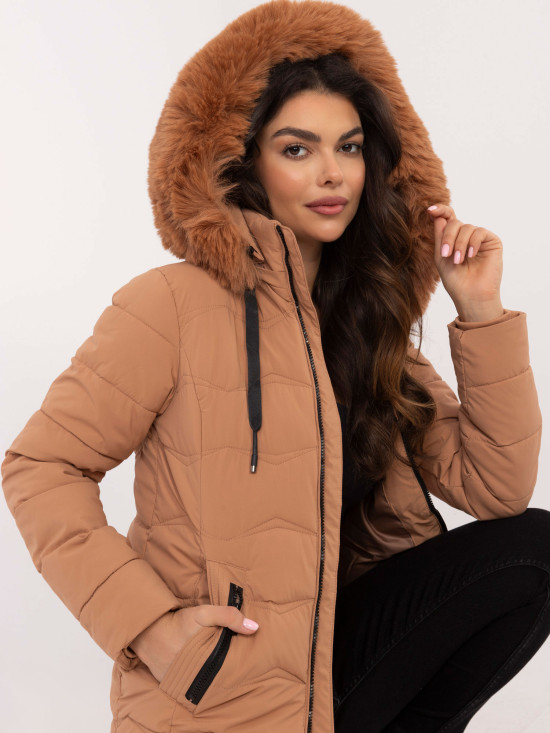 Bequeme Winterjacke mit Kapuze in Camel-Farbe