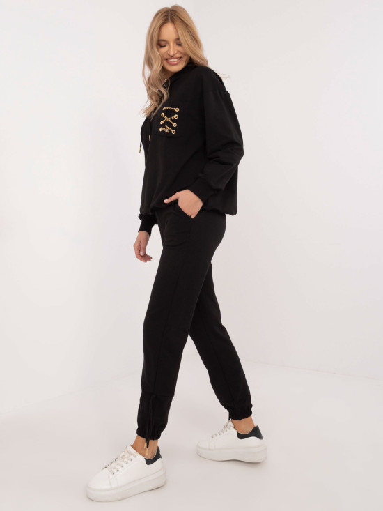 Stylisches schwarzes Set