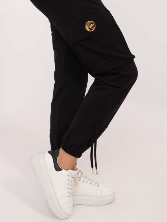 Stylisches schwarzes Set