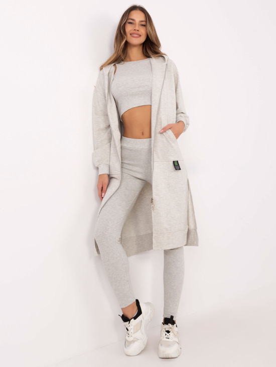 Stylisches Set in hellem Grau