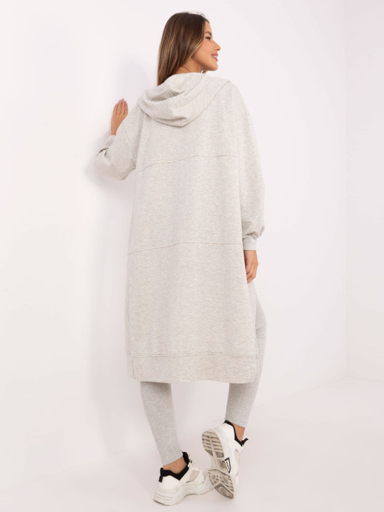 Stylisches Set in hellem Grau