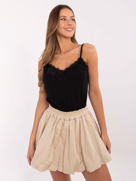 Stylisches schwarzes Top mit Spitze
