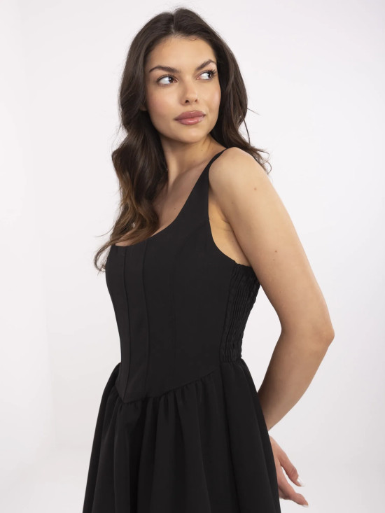 Elegantes schwarzes Cocktailkleid