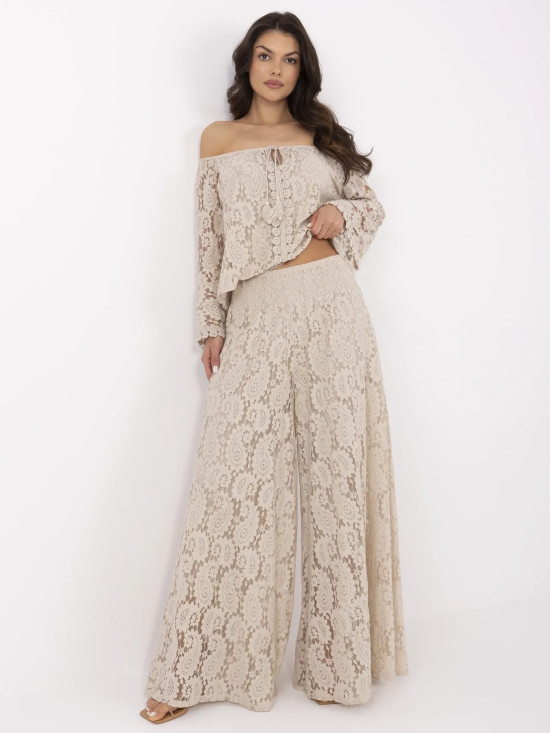 Elegante beige Hose mit Spitze