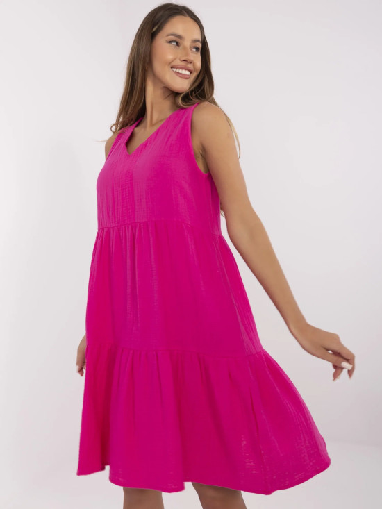 Rosa ausgestellte Kleid