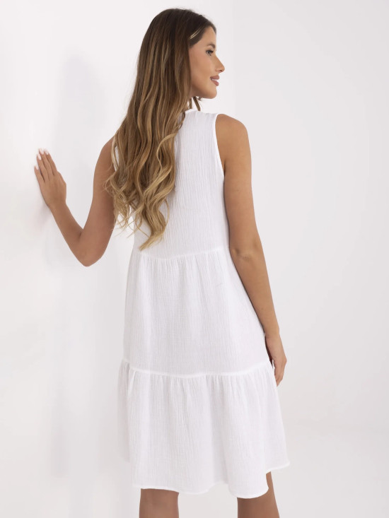 Weiße ausgestellte Kleid mit Volant