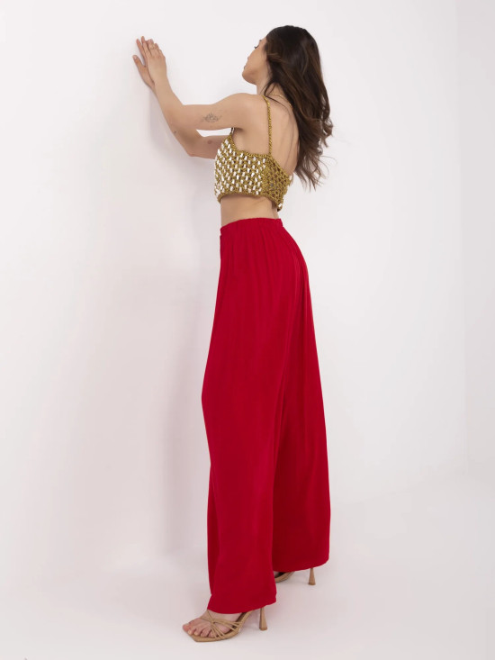 Stylische rote Hose