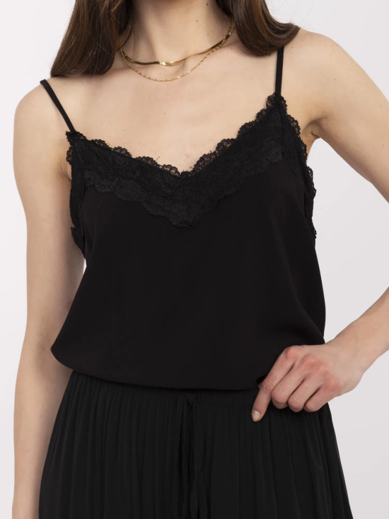 Stylische schwarze Hose mit hohem Bund