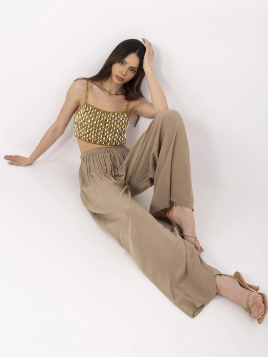 Braune weite Hose mit hohem Bund