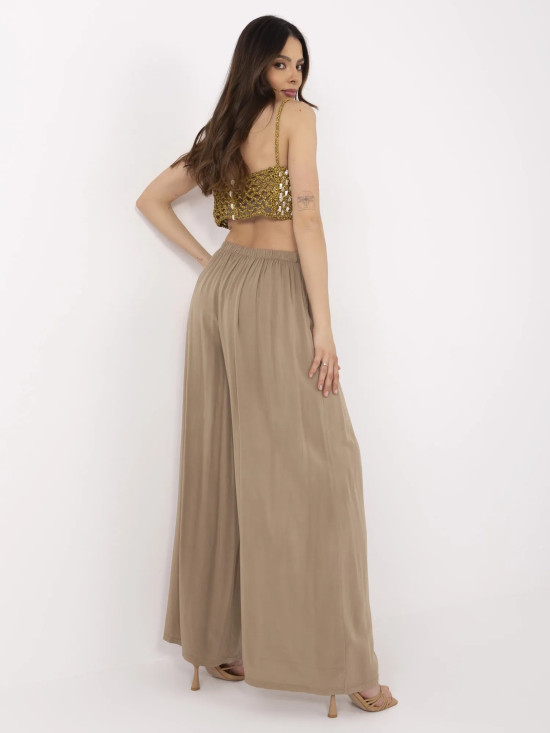 Braune weite Hose mit hohem Bund