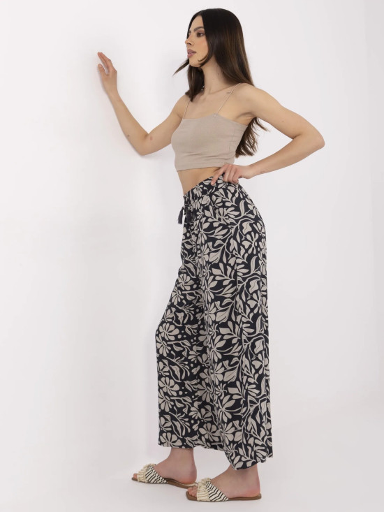 Stylische blaue Hose mit hohem Bund