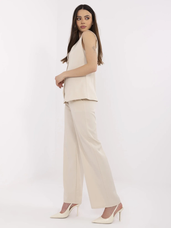 Eleganter beiger Anzug