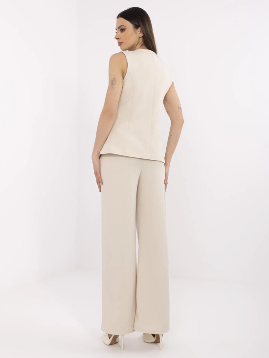 Eleganter beiger Anzug